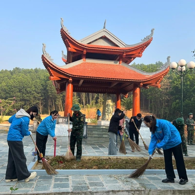 HỌC VIỆN HẬU CẦN HÀNH QUÂN VỀ NGUỒN, VUN ĐẮP TRUYỀN THỐNG, THẮM TÌNH QUÂN - DÂN